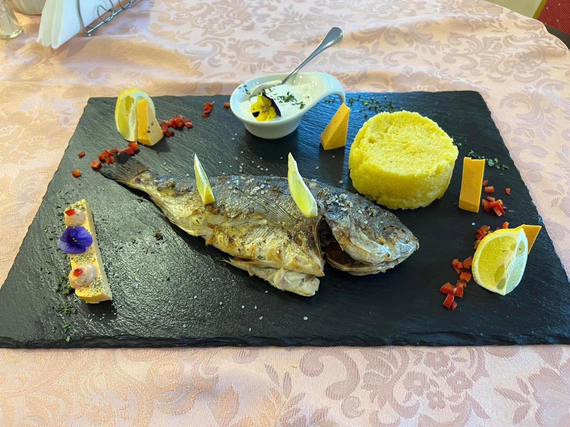 Bistriţa Colina Restaurant & Events酒店 外观 照片