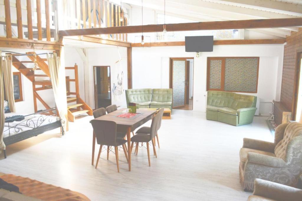 Bistriţa Colina Restaurant & Events酒店 外观 照片